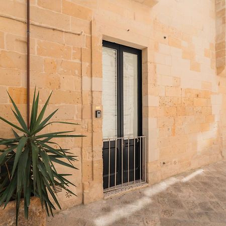 Donna Cristina Historic Apartment Lecce Extérieur photo